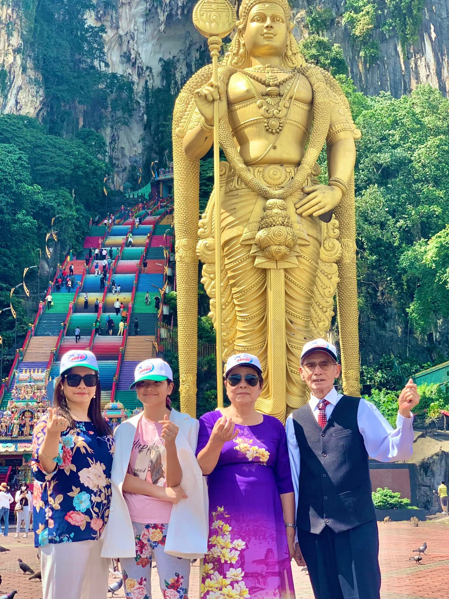 ảnh đoàn du lịch singapore malaysia