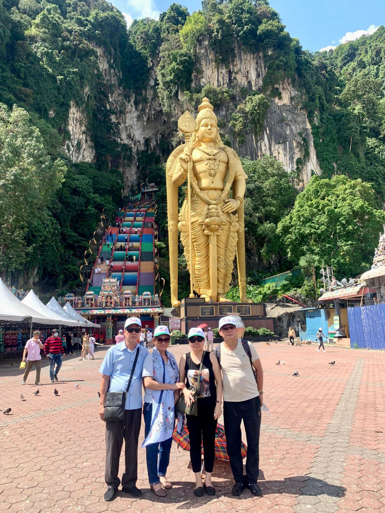 ảnh đoàn du lịch singapore malaysia