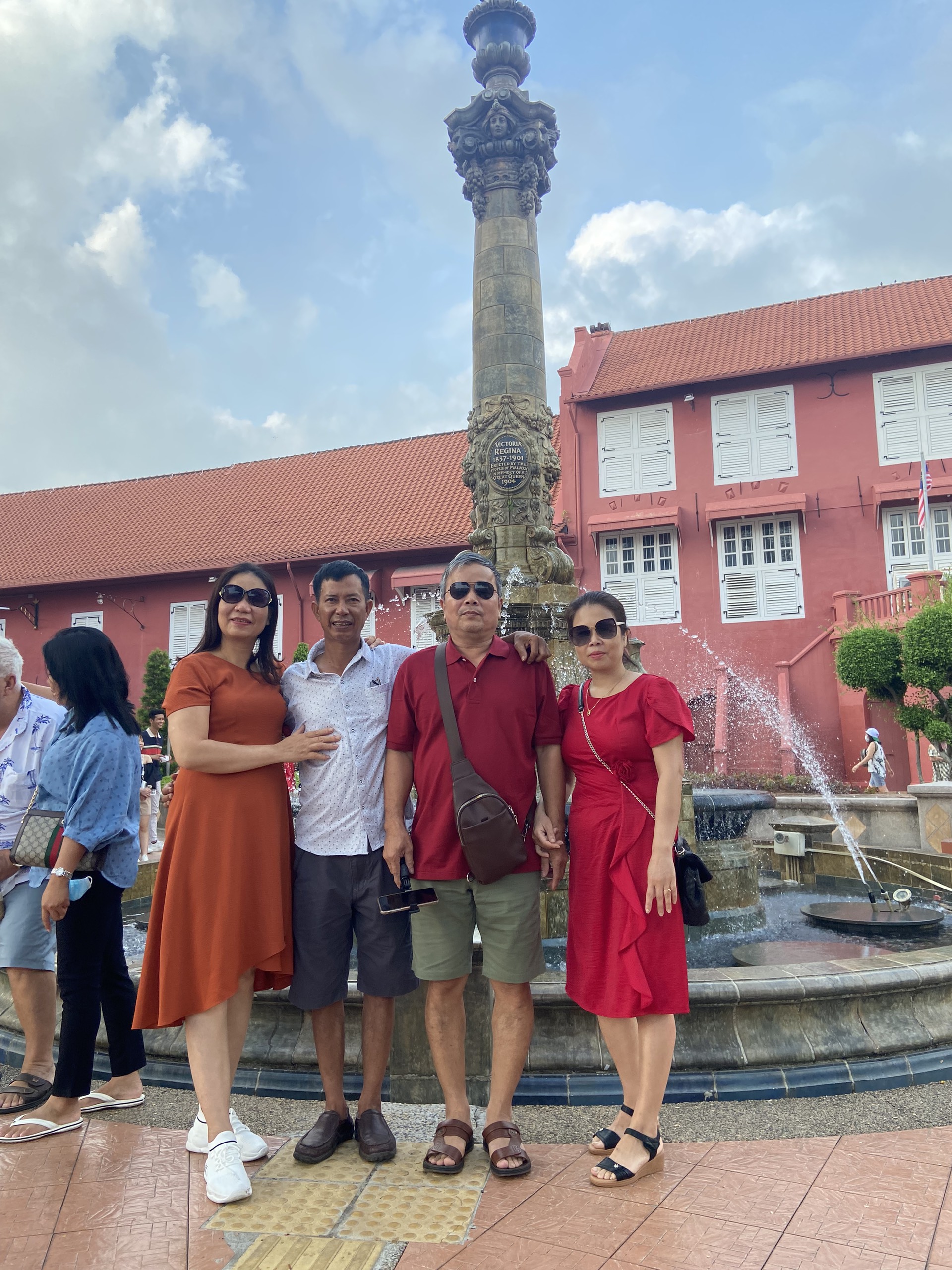 đoàn du lịch singapore malaysia12 tháng 6 2022