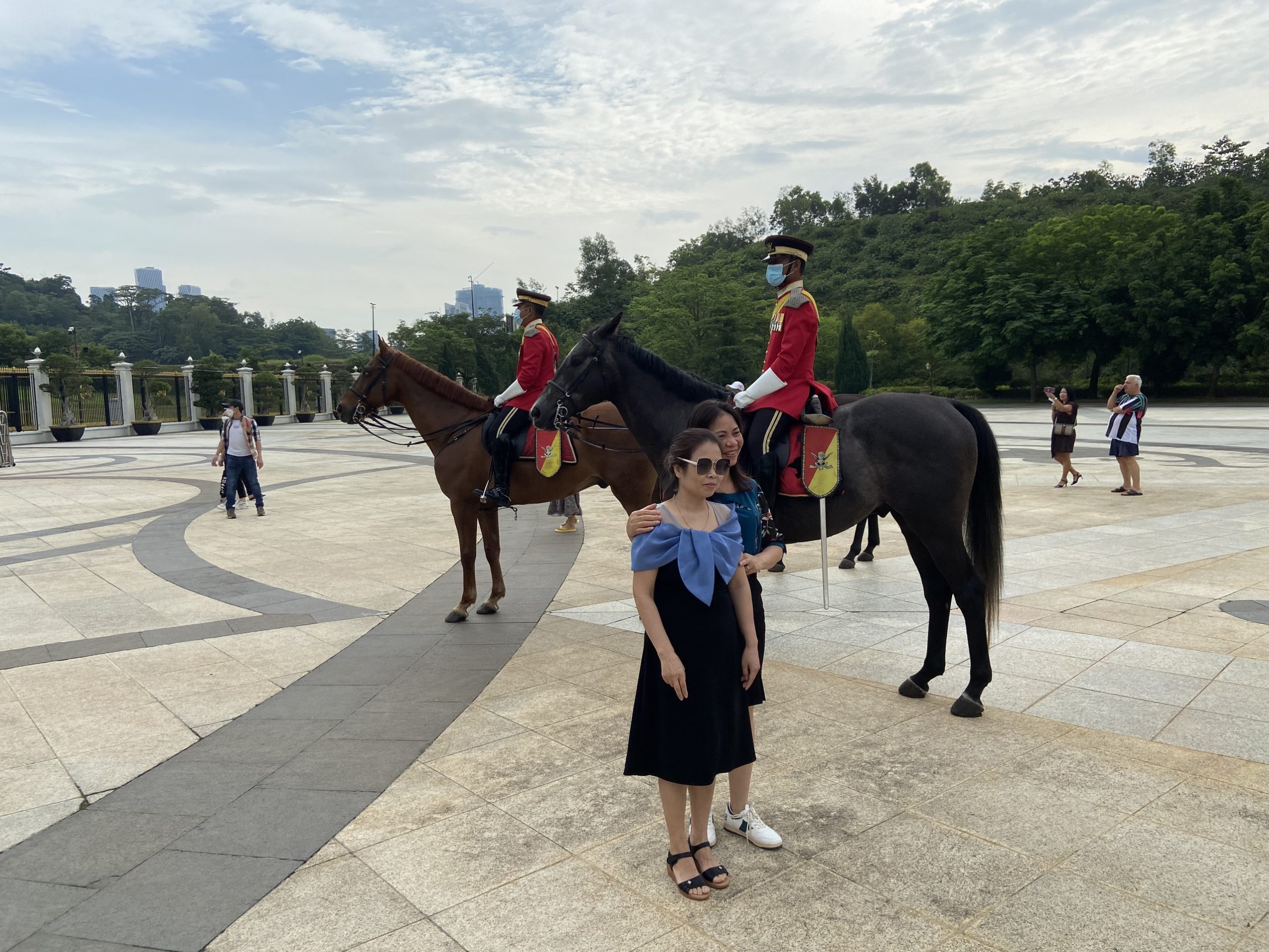 đoàn du lịch singapore malaysia12 tháng 6 2022